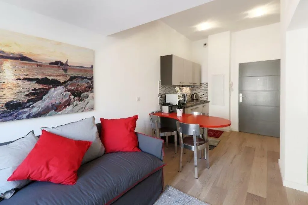 Apartamento Patio Wilson Niza 0*,  Francia