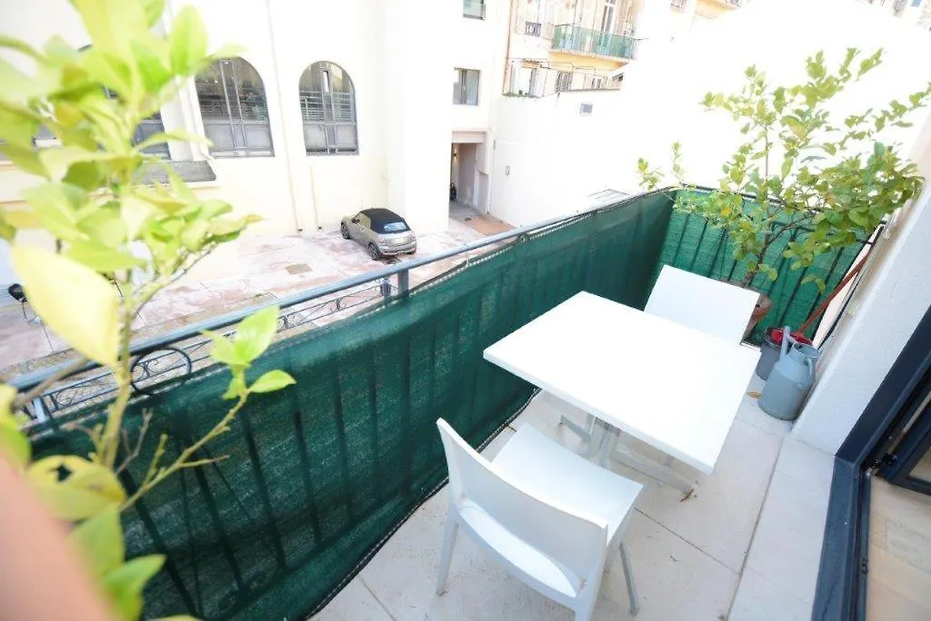 דירות ניס Patio Wilson צרפת